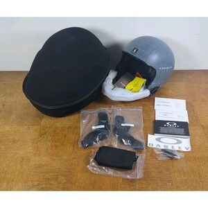 Oakley ARC5 Pro Adult Size Small‎ Ski Snowboard Helmet With Carry Case New S